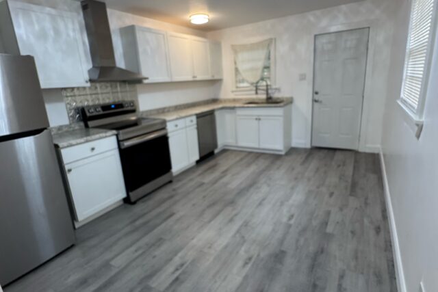2032 Creswell Ave Unit 4